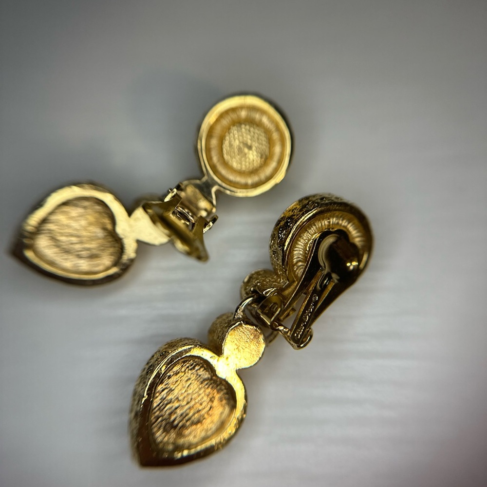 DIOR Vintage Gold and Pearl Heart Drop Earrings - Picture 4 of 7